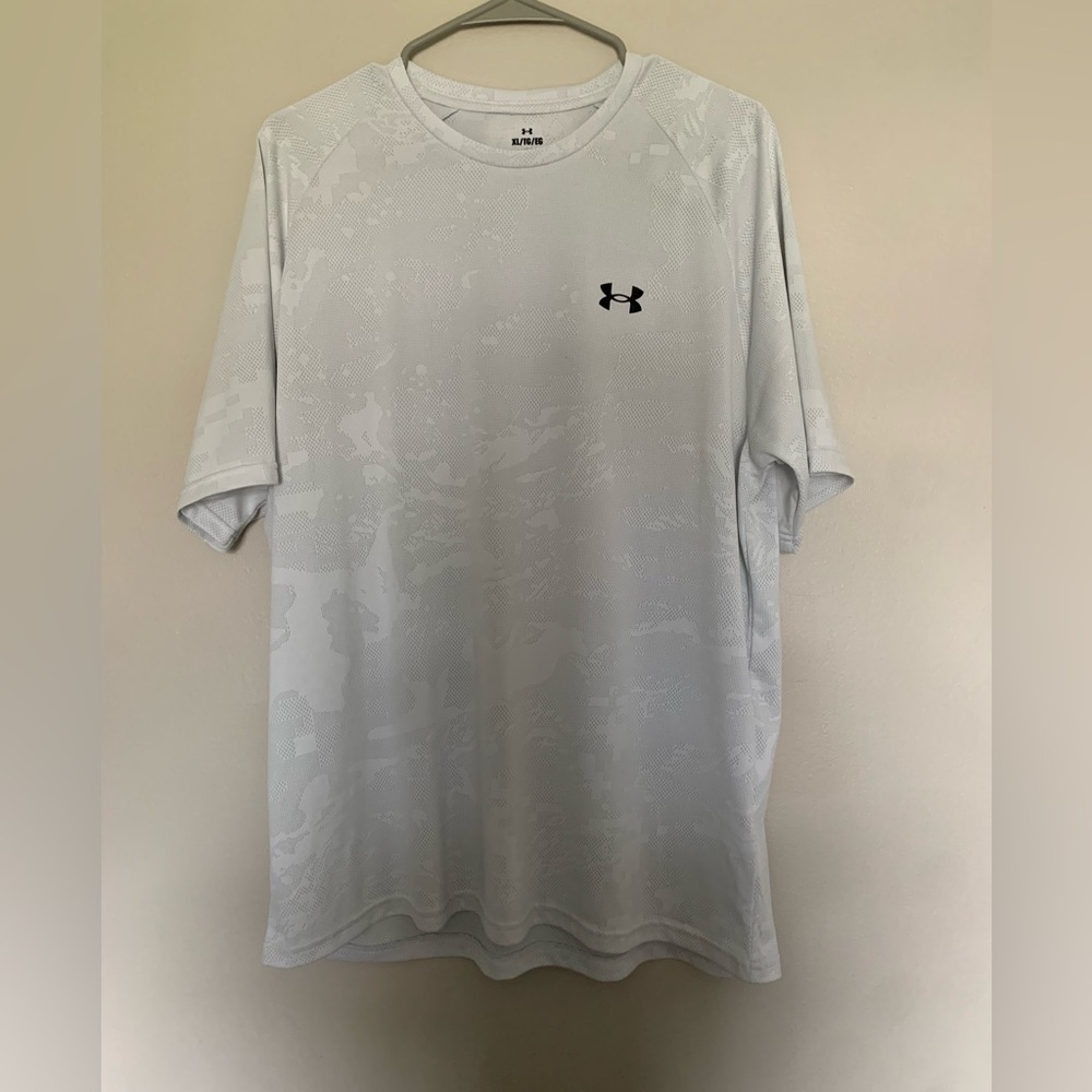 Under Armour Men's Light Gray Camo Tee